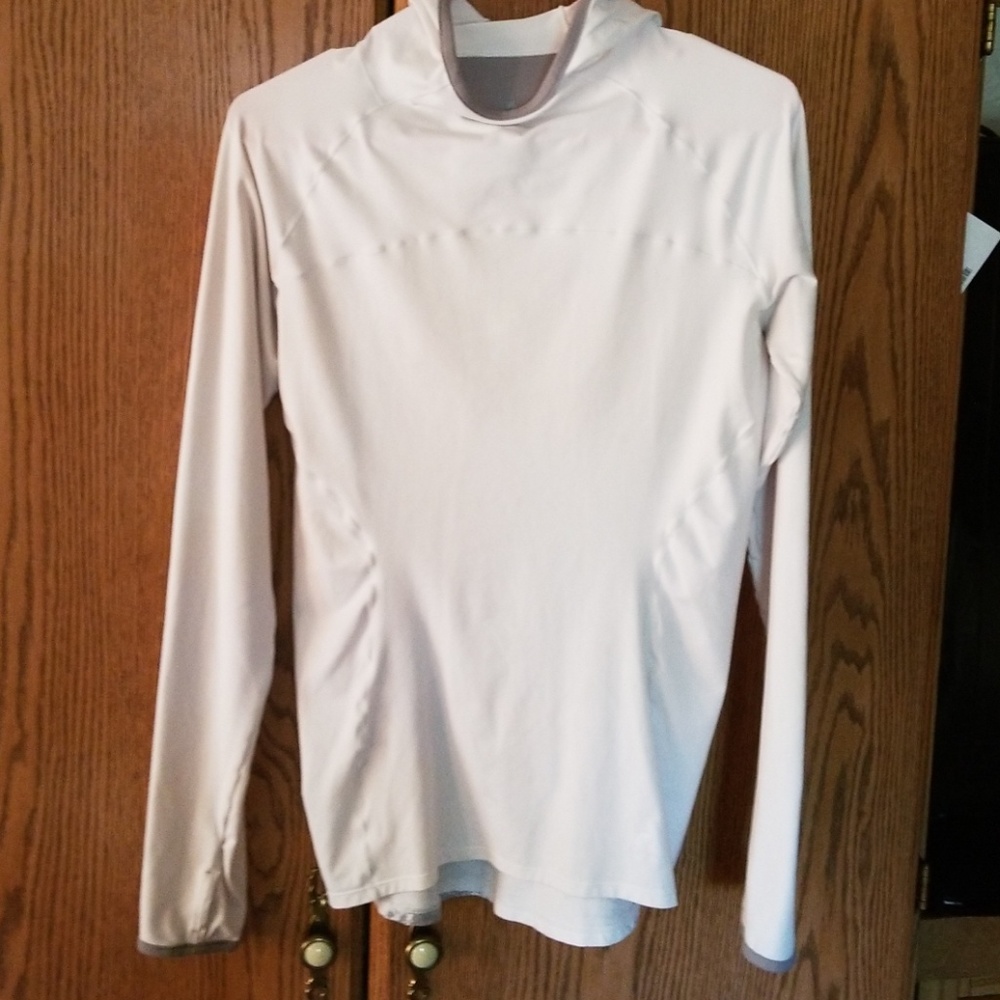 Cream colored fitted hoodie- thumb holes Like New